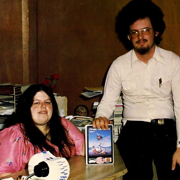 Archivo:Alexis y Scott Adams.jpg
